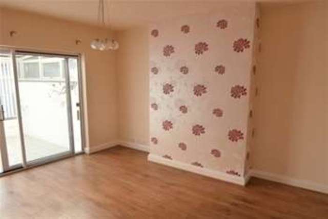  Image of 3 Bedroom Semi-Detached to rent at Loughborough, LE11 3NX