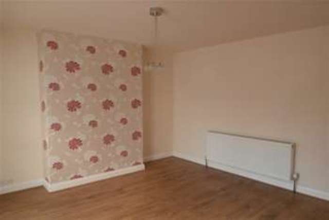  Image of 3 Bedroom Semi-Detached to rent at Loughborough, LE11 3NX