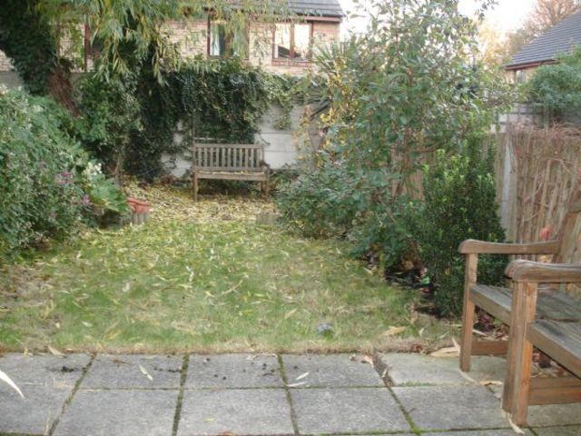  Image of 2 Bedroom Flat to rent at Bishops Close  LONDON, E17 9RP
