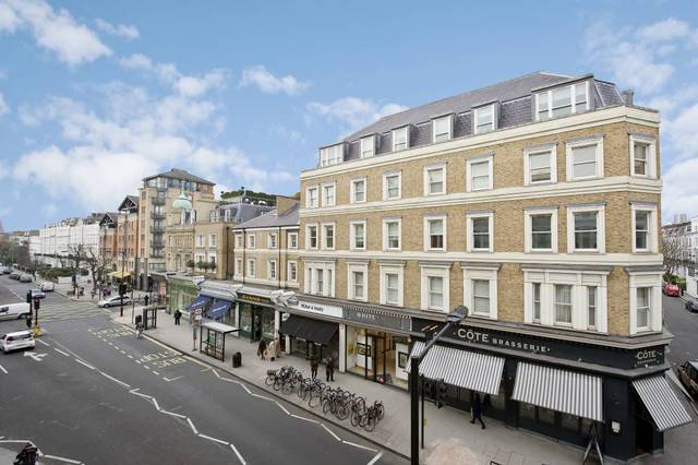  Image of 2 Bedroom Flat to rent at Westbourne Grove  London, W2 4UP