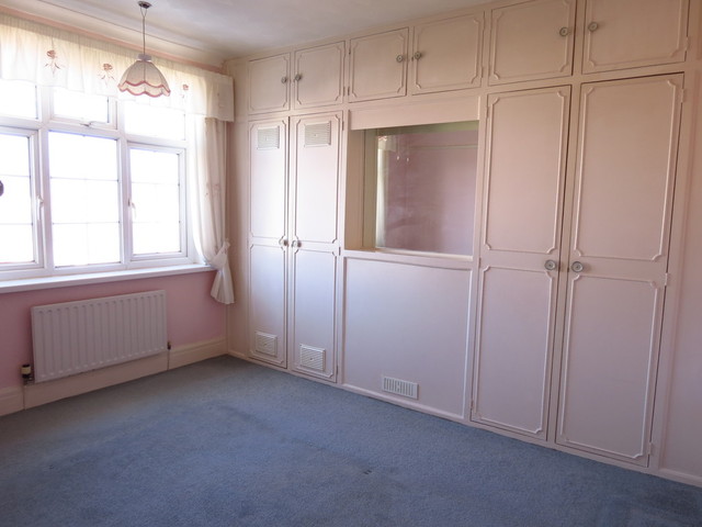  Image of 3 Bedroom Terraced for sale at White Hart Lane Portchester Fareham, PO16 9AN