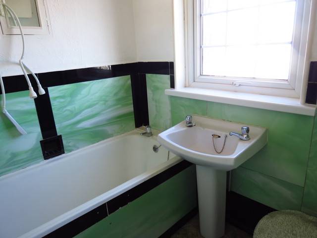  Image of 3 Bedroom Terraced for sale at White Hart Lane Portchester Fareham, PO16 9AN