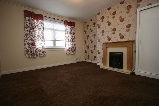 Image of 2 Bedroom Flat for sale at Auldhill Crescent Bridgend Linlithgow, EH49 6NX