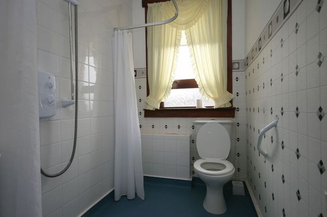  Image of 2 Bedroom Flat for sale at Auldhill Crescent Bridgend Linlithgow, EH49 6NX