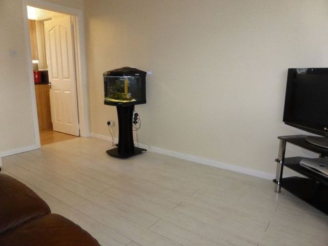  Image of 4 Bedroom Semi-Detached for sale at Torphichen Avenue Mid Calder Livingston, EH53 0LA