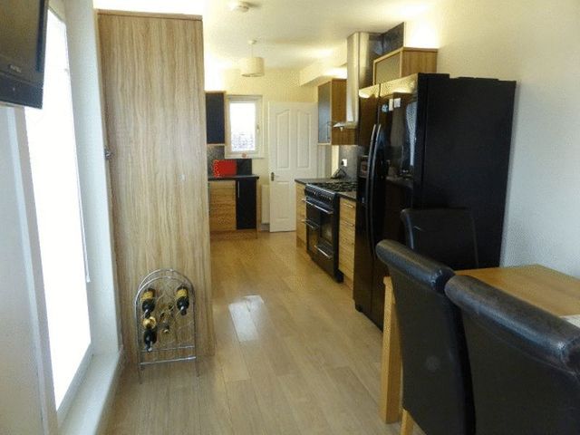  Image of 4 Bedroom Semi-Detached for sale at Torphichen Avenue Mid Calder Livingston, EH53 0LA