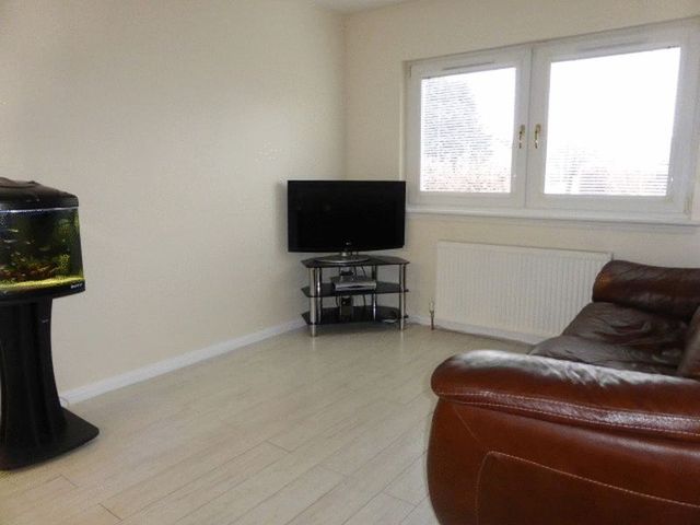 Image of 4 Bedroom Semi-Detached for sale at Torphichen Avenue Mid Calder Livingston, EH53 0LA