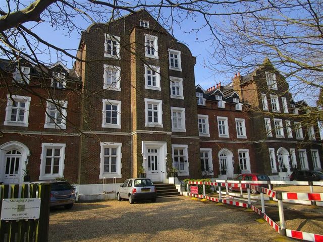  Image of 1 Bedroom Property to rent at 55 Upton Park Slough Slough, SL1 2GB