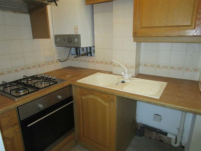  Image of 1 Bedroom Property to rent at 55 Upton Park Slough Slough, SL1 2GB