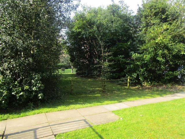  Image of 1 Bedroom Property to rent at 55 Upton Park Slough Slough, SL1 2GB