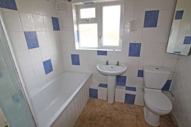  Image of 3 Bedroom Semi-Detached for sale at Abbott Close  Didcot, OX11 8HX