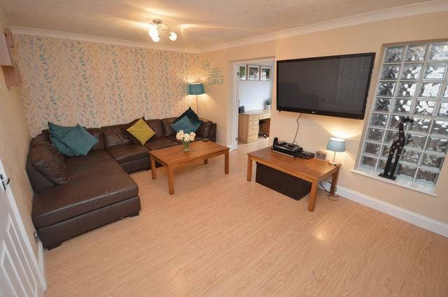  Image of 3 Bedroom Terraced for sale at Ashmore Close  Nythe, SN3 3PX