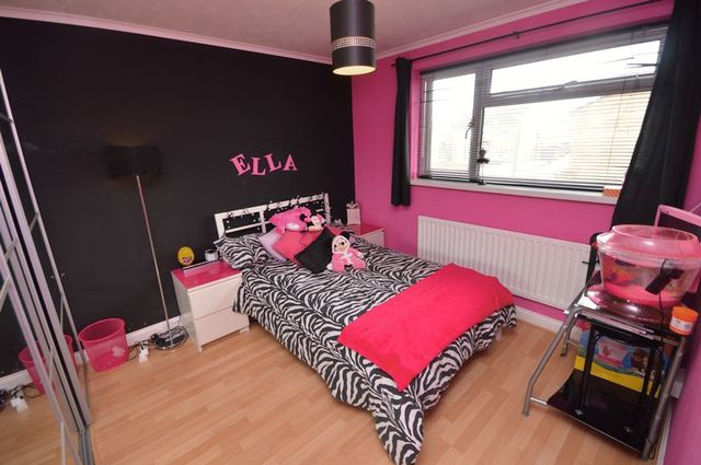  Image of 3 Bedroom Terraced for sale at Ashmore Close  Nythe, SN3 3PX