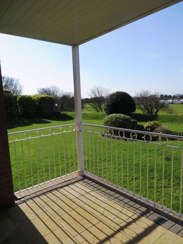  Image of 3 Bedroom Flat to rent at Beechfield Gardens  Southport, PR8 2SW