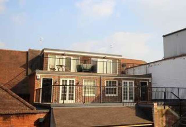  Image of 2 Bedroom Apartment to rent at Henley-On-Thames, RG9 2BA