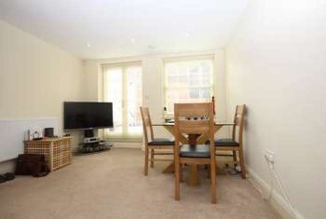  Image of 2 Bedroom Apartment to rent at Henley-On-Thames, RG9 2BA