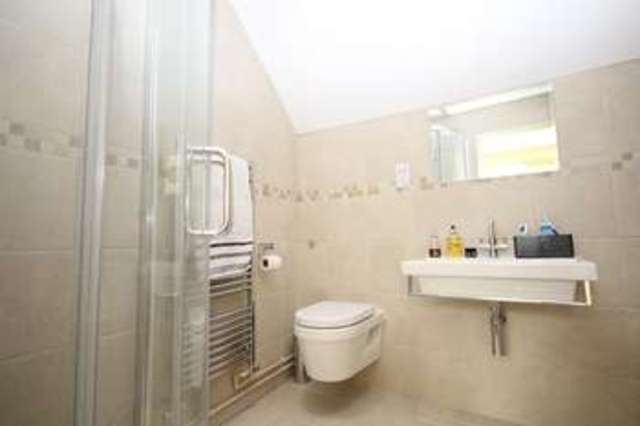  Image of 2 Bedroom Apartment to rent at Henley-On-Thames, RG9 2BA