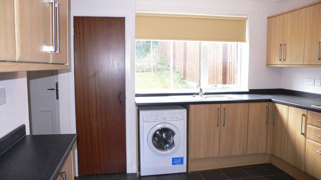  Image of 3 Bedroom Semi-Detached for sale at Bennochy Road  Kirkcaldy, KY2 5TS