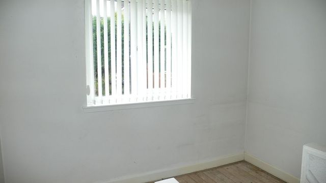  Image of 3 Bedroom Semi-Detached for sale at Bennochy Road  Kirkcaldy, KY2 5TS