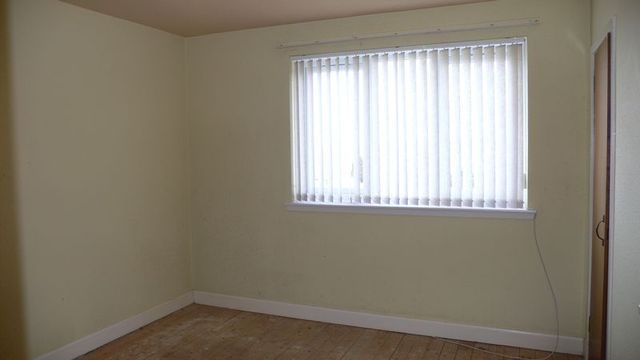  Image of 3 Bedroom Semi-Detached for sale at Bennochy Road  Kirkcaldy, KY2 5TS