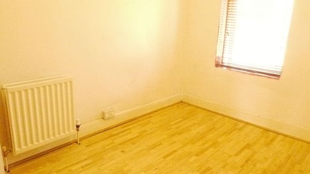  Image of 2 Bedroom Property to rent at Bridge Road  Southampton, SO19 7GQ