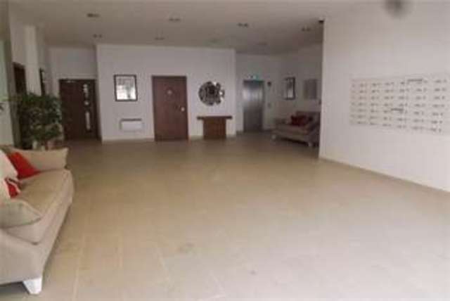  Image of 2 Bedroom Flat to rent at Basildon, SS16 5GP