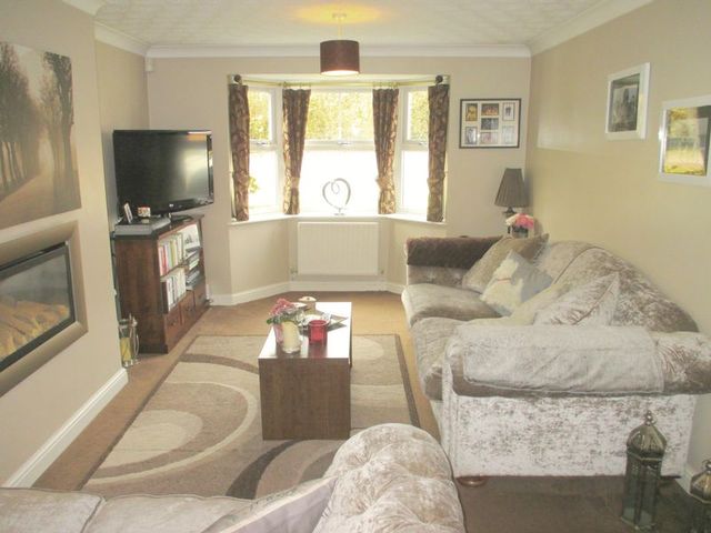 Image of 4 Bedroom Detached for sale at Curlew Way  Daventry, NN11 0XS