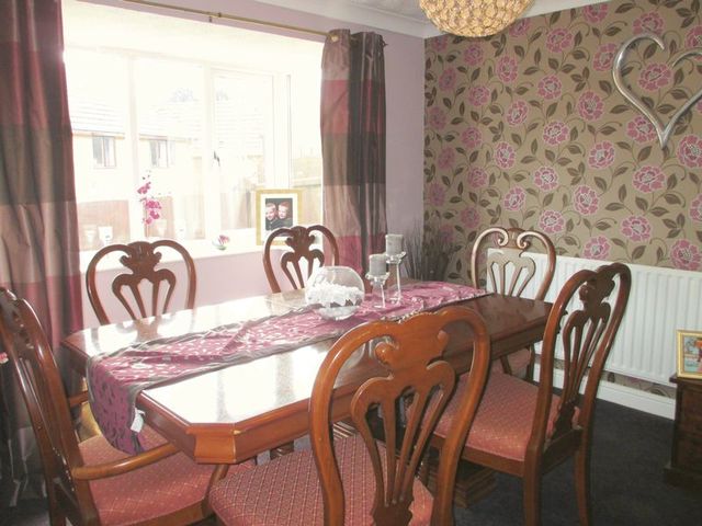  Image of 4 Bedroom Detached for sale at Curlew Way  Daventry, NN11 0XS