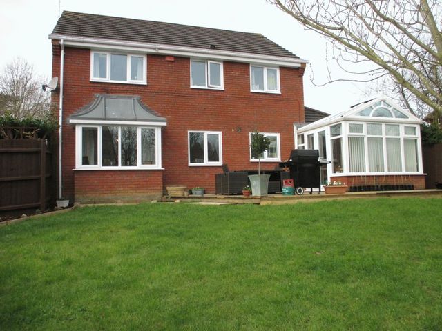  Image of 4 Bedroom Detached for sale at Curlew Way  Daventry, NN11 0XS