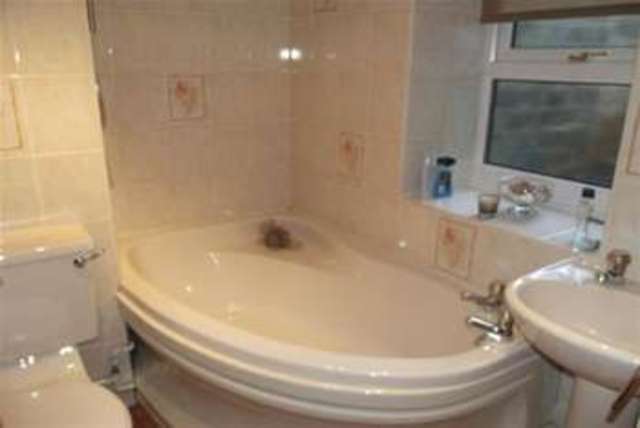  Image of 2 Bedroom Detached to rent at Ashton-under-Lyne, OL6 6TE