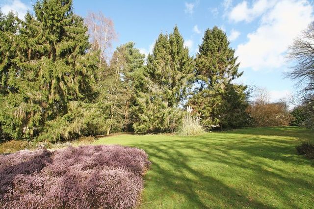  Image of 2 Bedroom Detached for sale at East Grinstead, RH19 3PR
