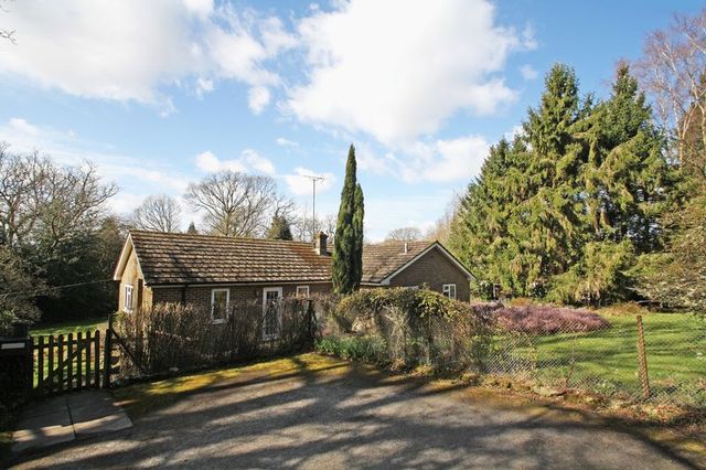  Image of 2 Bedroom Detached for sale at East Grinstead, RH19 3PR