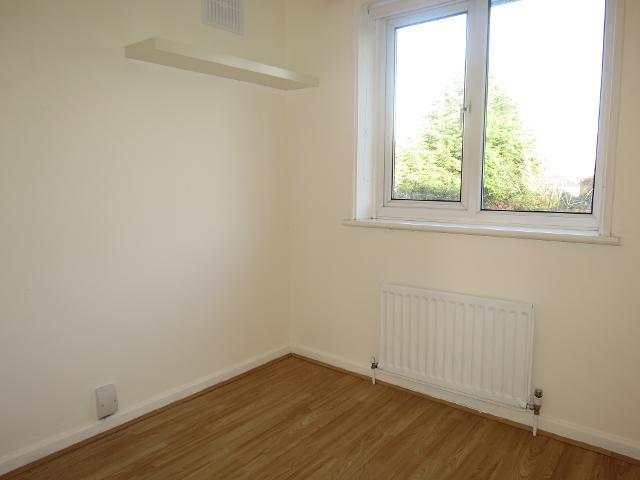  Image of 3 Bedroom Semi-Detached to rent at Morden  London, SM4 6SB
