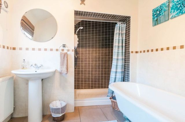  Image of 3 Bedroom Terraced for sale at Fitzwilliam Street  Rushden, NN10 9YW