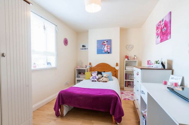  Image of 3 Bedroom Terraced for sale at Fitzwilliam Street  Rushden, NN10 9YW