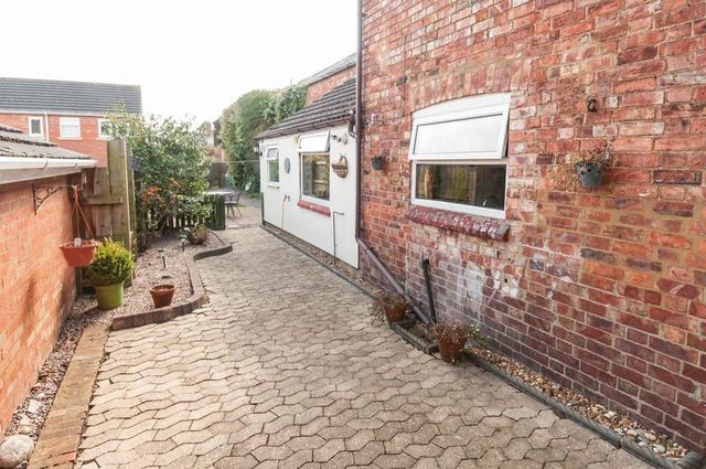  Image of 3 Bedroom Terraced for sale at Fitzwilliam Street  Rushden, NN10 9YW
