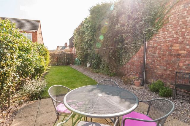  Image of 3 Bedroom Terraced for sale at Fitzwilliam Street  Rushden, NN10 9YW