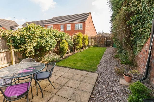  Image of 3 Bedroom Terraced for sale at Fitzwilliam Street  Rushden, NN10 9YW