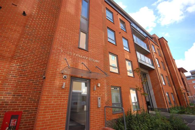 Image of 2 Bedroom Property to rent at Friary Court Tudor Road Reading Reading, RG1 1NH