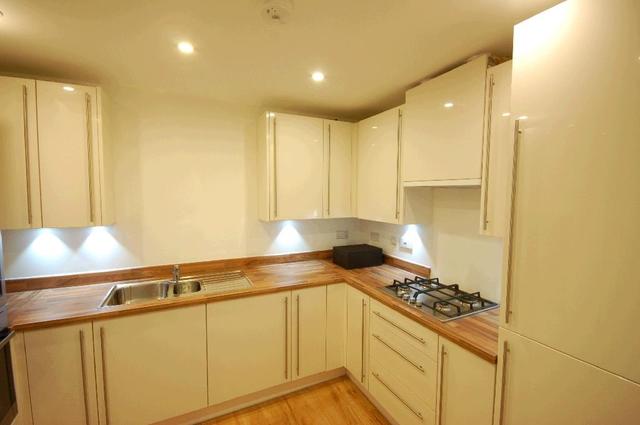  Image of 2 Bedroom Property to rent at Friary Court Tudor Road Reading Reading, RG1 1NH