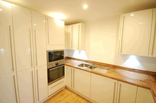  Image of 2 Bedroom Property to rent at Friary Court Tudor Road Reading Reading, RG1 1NH
