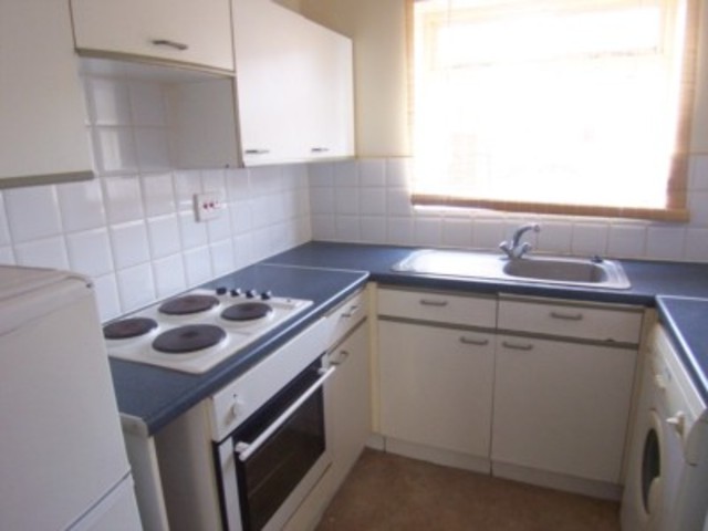  Image of 1 Bedroom Flat to rent at Frobisher Road  Erith, DA8 2PQ