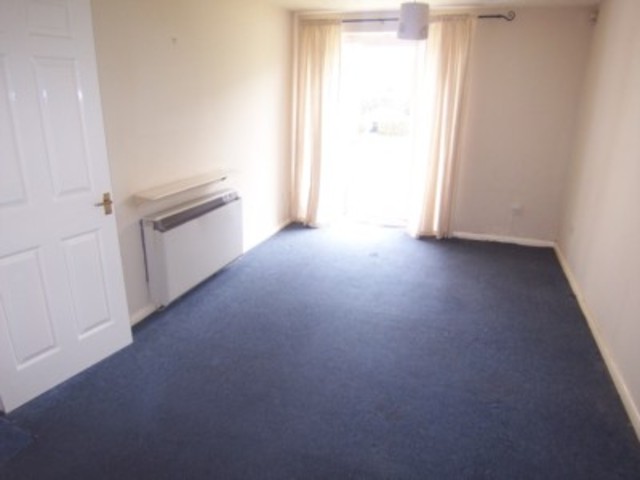  Image of 1 Bedroom Flat to rent at Frobisher Road  Erith, DA8 2PQ