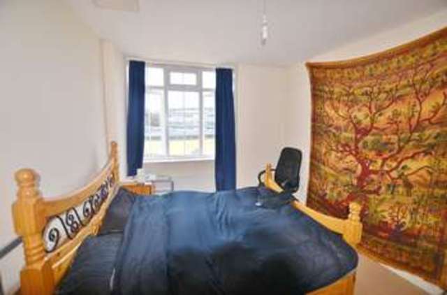  Image of 1 Bedroom Flat to rent at Furrow Lane  London, E9 6JS