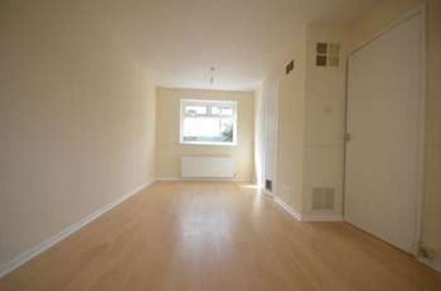  Image of 2 Bedroom Terraced to rent at Gladstone Street  WIDNES, WA8 6PH