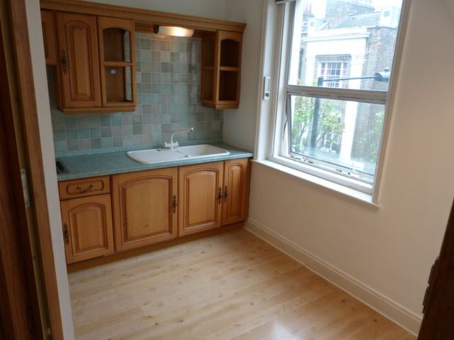  Image of 3 Bedroom Apartment to rent at Grays Inn Road  London, WC1X 8DX