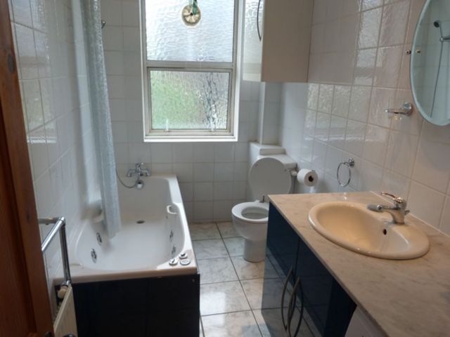  Image of 3 Bedroom Apartment to rent at Grays Inn Road  London, WC1X 8DX