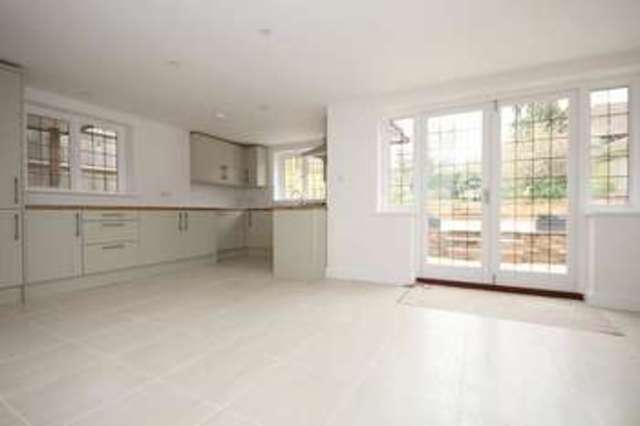  Image of 3 Bedroom Semi-Detached to rent at Thames Street Sonning Reading, RG4 6UX