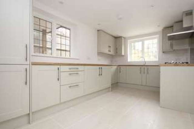  Image of 3 Bedroom Semi-Detached to rent at Thames Street Sonning Reading, RG4 6UX
