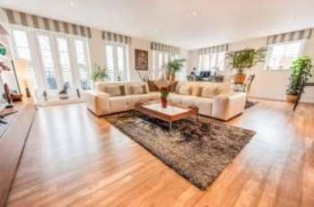  Image of 2 Bedroom Flat for sale at Gresham Park Road Woking Old Woking, GU22 9DA